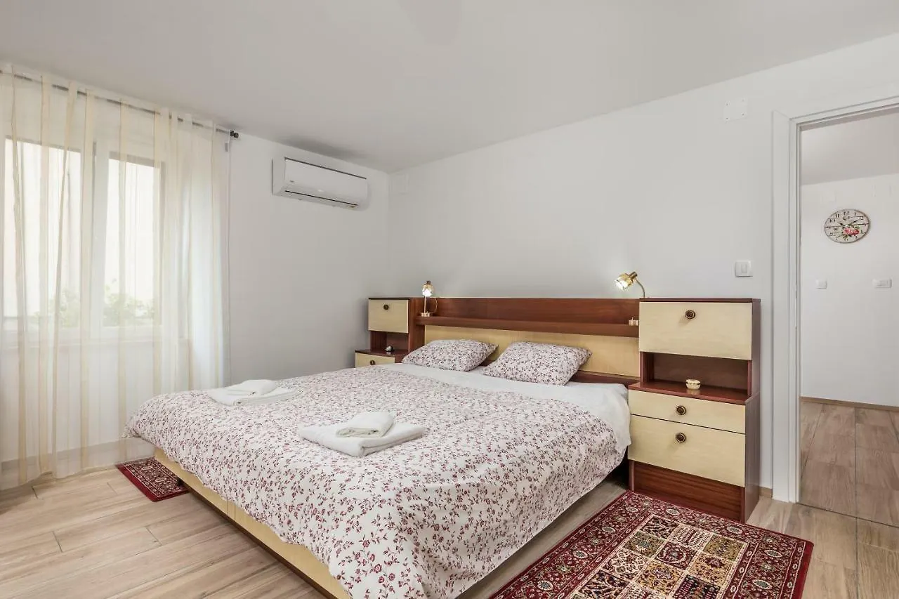 Adeona Apartments Rijeka 0*,  Croatia